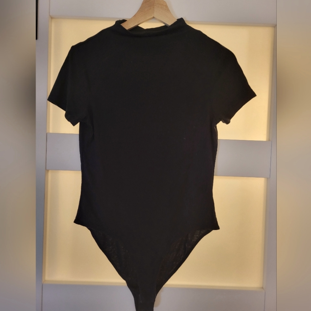 Black bodysuit short sleeves
